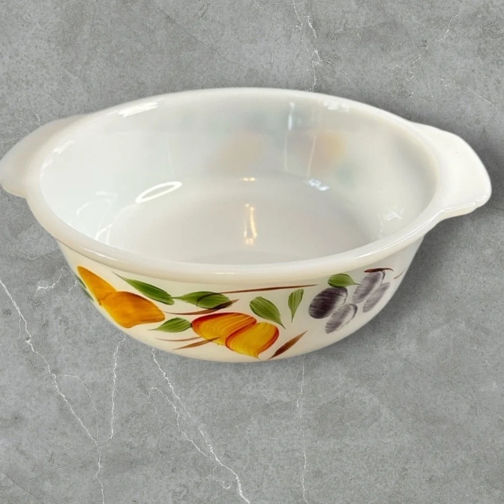 Vintage Fire King gay fad fruit 1.5 quart ovenware bowl #447 USA
